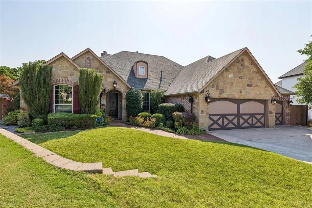 Photo 3 — 1401 Canyon Bridge Lane, Edmond, OK 73034