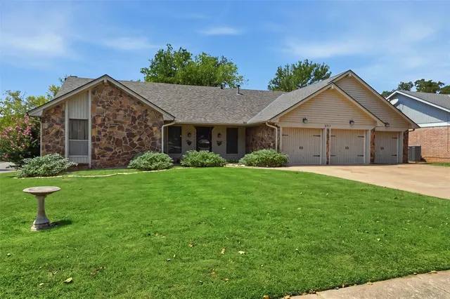 Photo 2 — 3711 Marked Tree Drive, Edmond, OK 73013