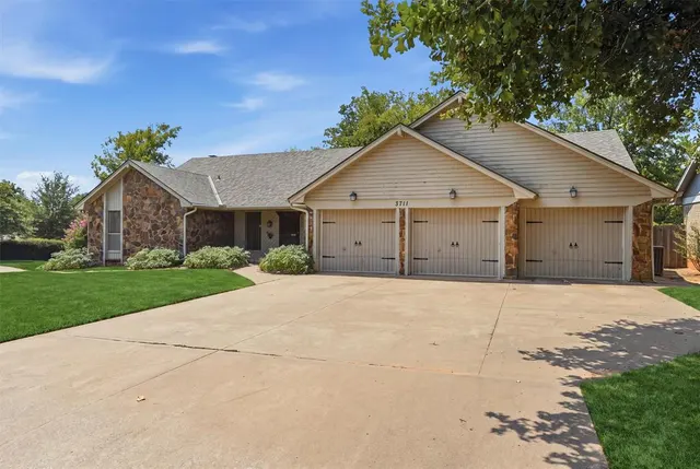 Photo 4 — 3711 Marked Tree Drive, Edmond, OK 73013