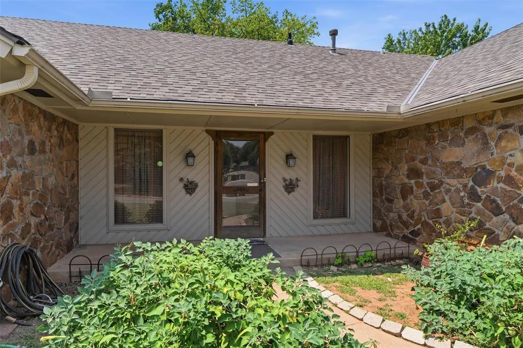Photo 5 — 3711 Marked Tree Drive, Edmond, OK 73013