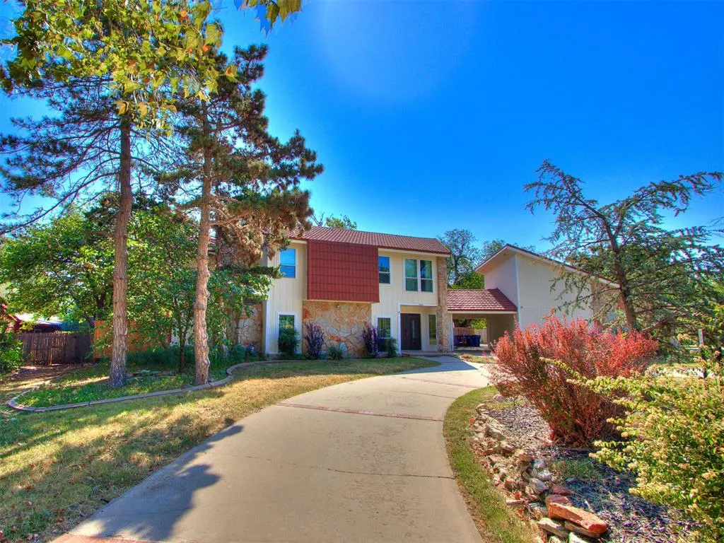 Photo 2 — 11124 Blue Stem Drive, Oklahoma City, OK 73162
