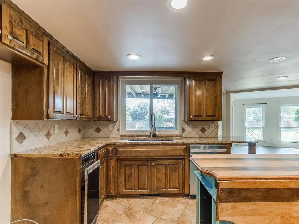 Photo 15 — 11124 Blue Stem Drive, Oklahoma City, OK 73162
