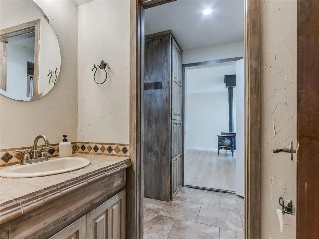 Photo 22 — 11124 Blue Stem Drive, Oklahoma City, OK 73162