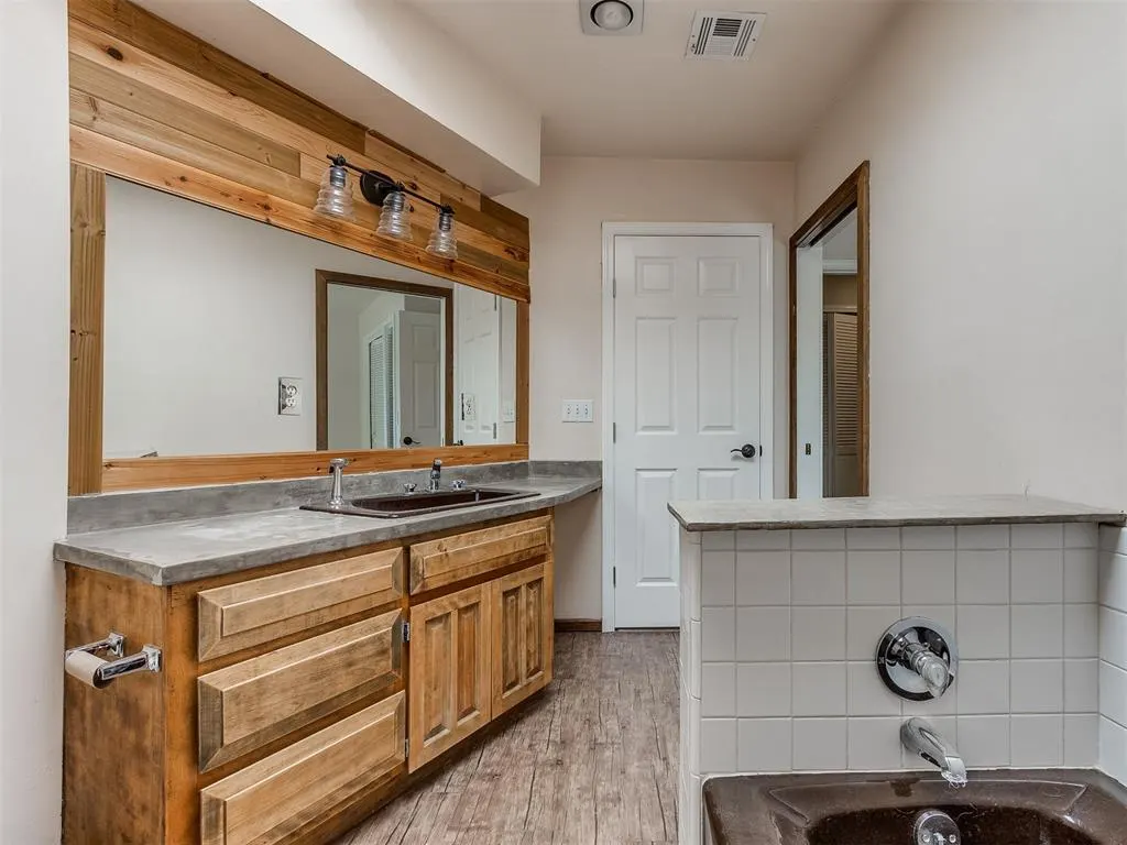 Photo 32 — 11124 Blue Stem Drive, Oklahoma City, OK 73162