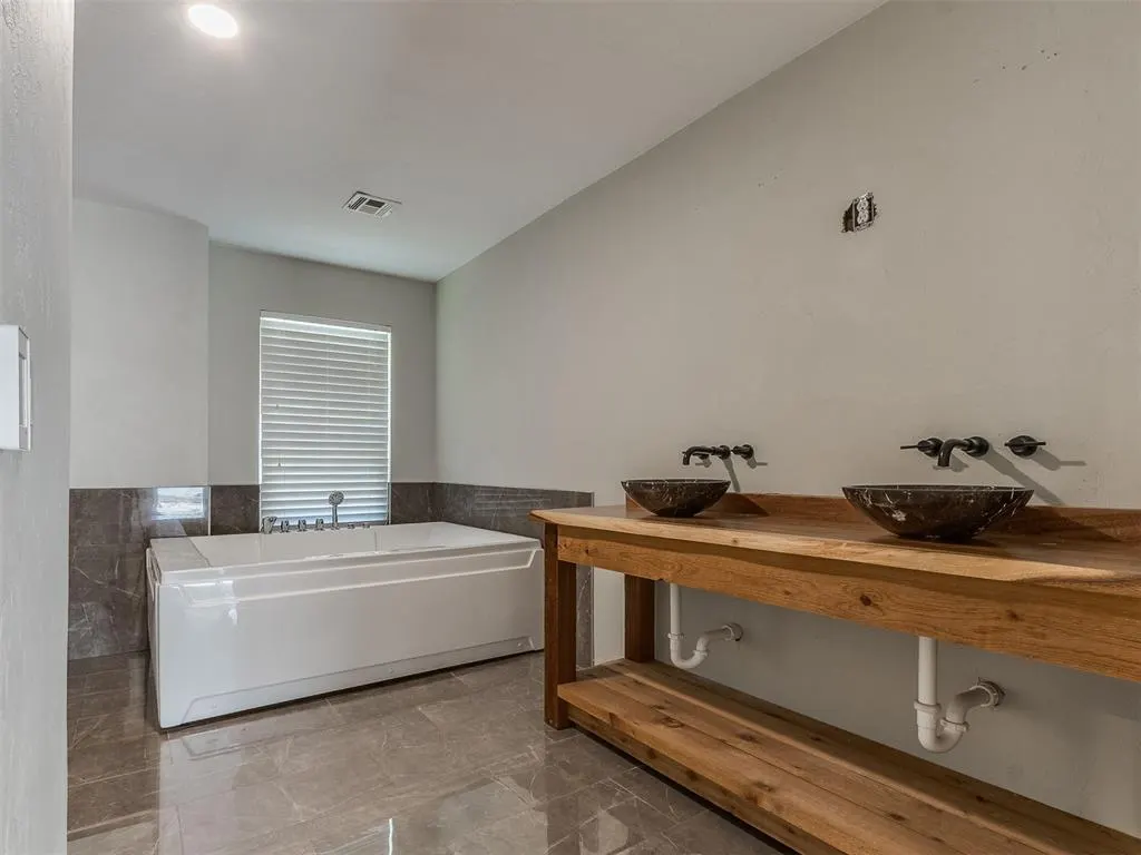 Photo 40 — 11124 Blue Stem Drive, Oklahoma City, OK 73162