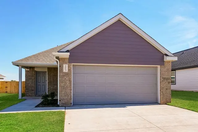 Front exterior — 2003 Crimson Lake Boulevard, El Reno, OK 73036