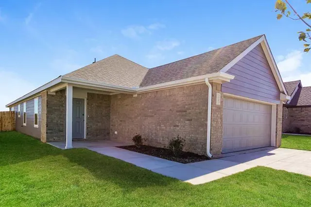 Photo 2 — 2003 Crimson Lake Boulevard, El Reno, OK 73036