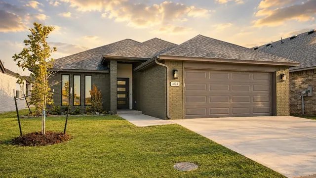 Photo 2 — 4124 Overlook Pass, Edmond, OK 73025