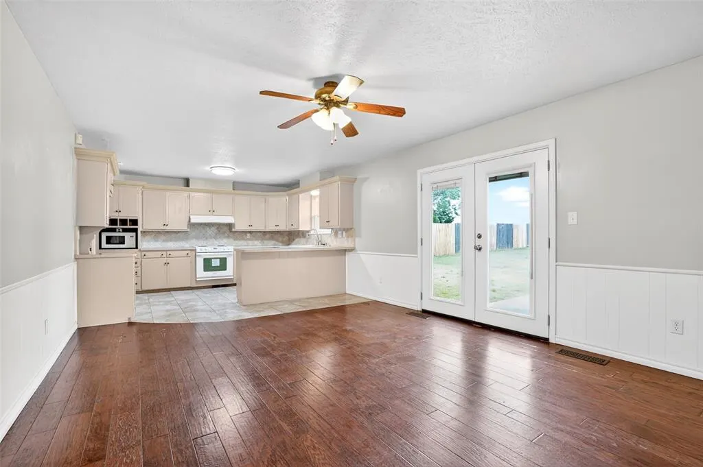 Photo 12 — 1905 Plymouth Lane, Oklahoma City, OK 73120