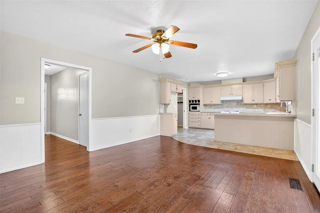 Photo 13 — 1905 Plymouth Lane, Oklahoma City, OK 73120