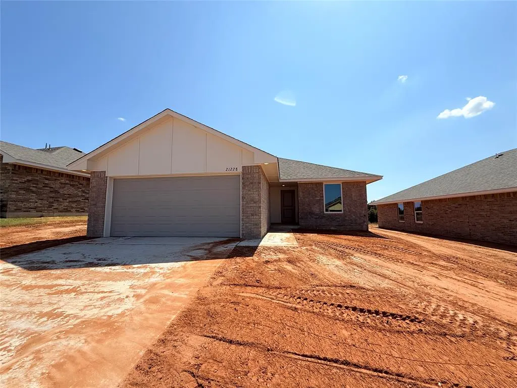 Front exterior — 21228 SE 32nd Street, Harrah, OK 73045