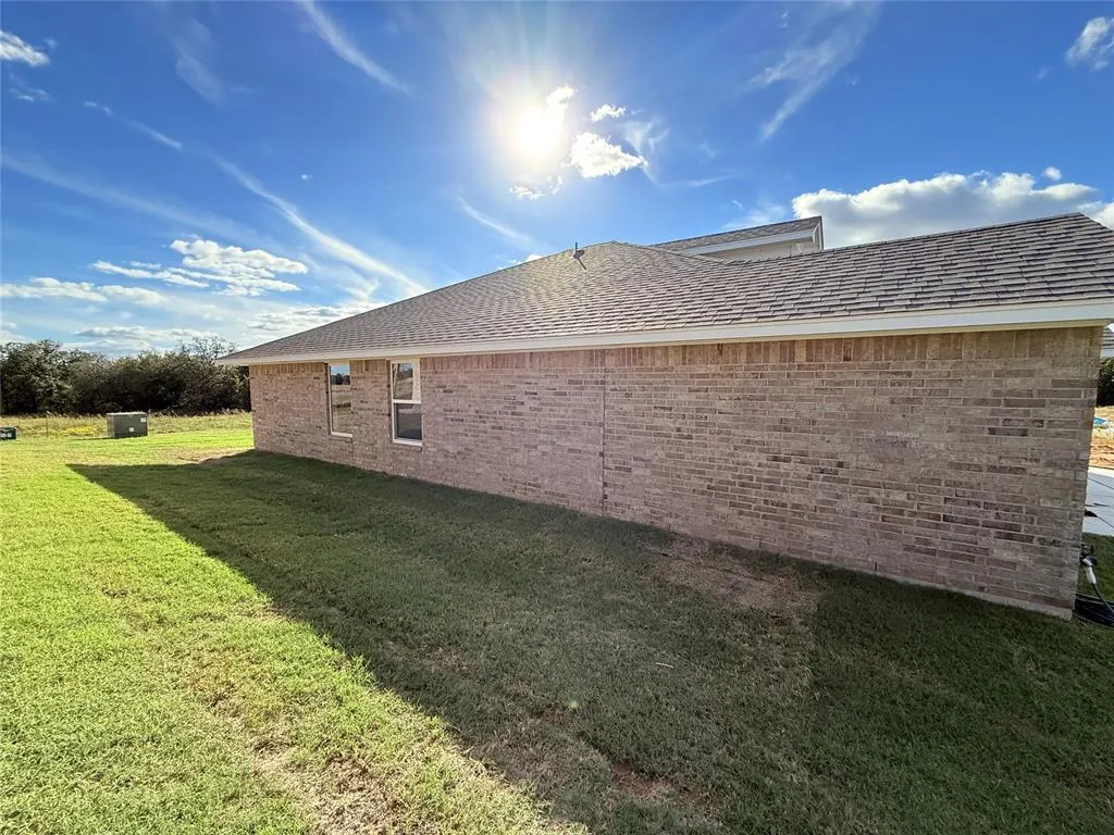 Photo 2 — 21228 SE 32nd Street, Harrah, OK 73045