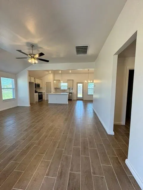 Photo 2 — 20091 Woodrock Street, Harrah, OK 73045