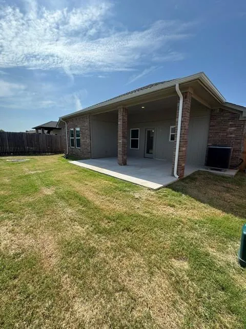 Photo 19 — 20091 Woodrock Street, Harrah, OK 73045