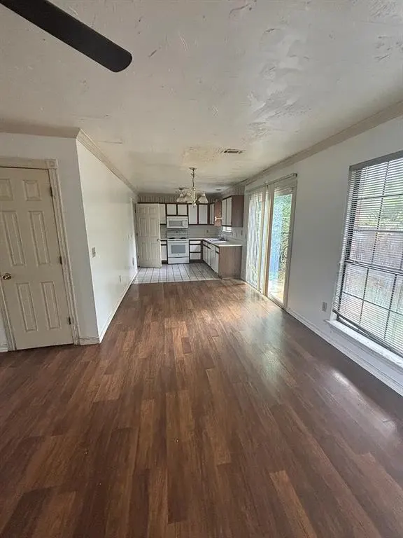 Photo 3 — 12904 Carrie Court, Oklahoma City, OK 73120