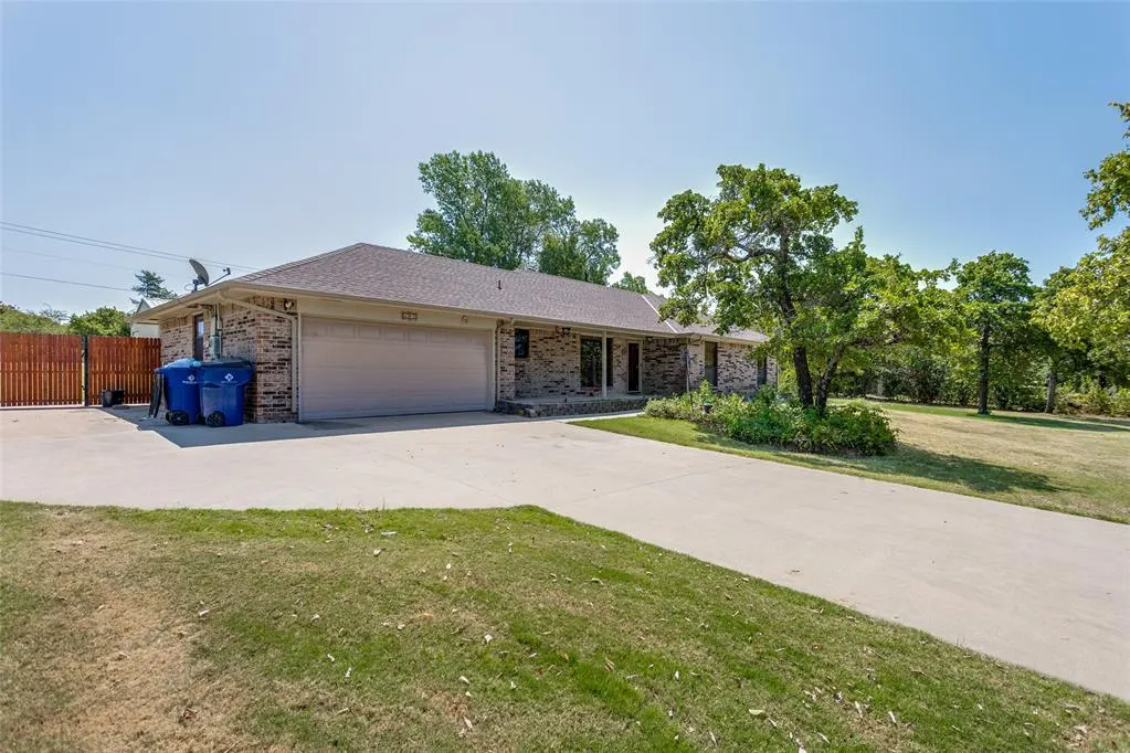 Photo 3 — 402 Ash Road, Choctaw, OK 73020