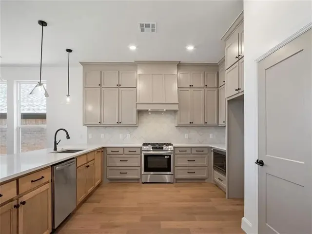 Photo 7 — 7913 NW 163rd Street, Edmond, OK 73013