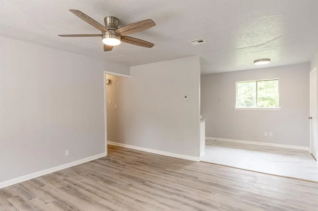 Photo 6 — 2605 Queensbury Road, Moore, OK 73160