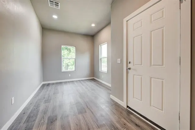 Photo 8 — 1015 E Main Street, Shawnee, OK 74801