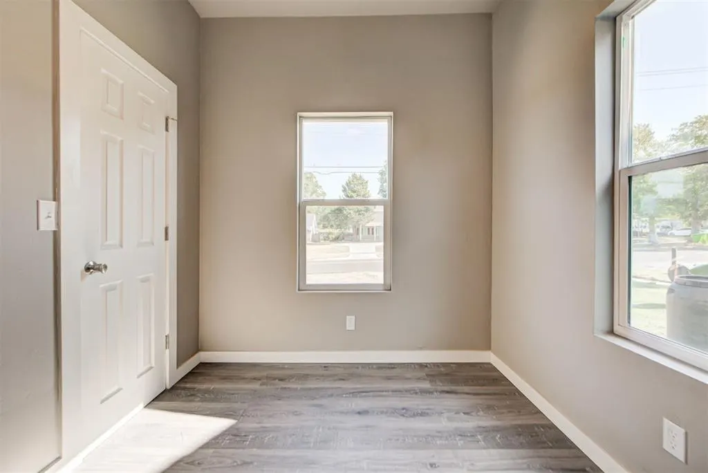 Photo 10 — 1015 E Main Street, Shawnee, OK 74801