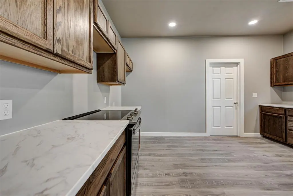 Photo 22 — 1015 E Main Street, Shawnee, OK 74801