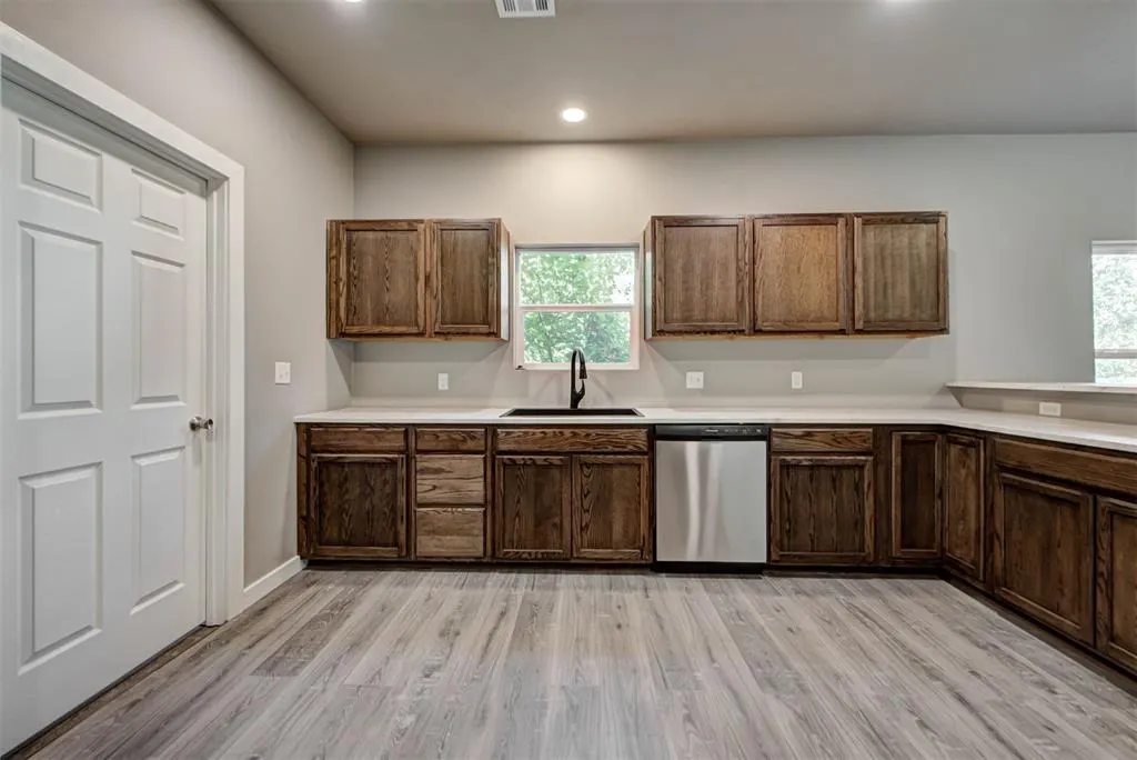 Photo 23 — 1015 E Main Street, Shawnee, OK 74801