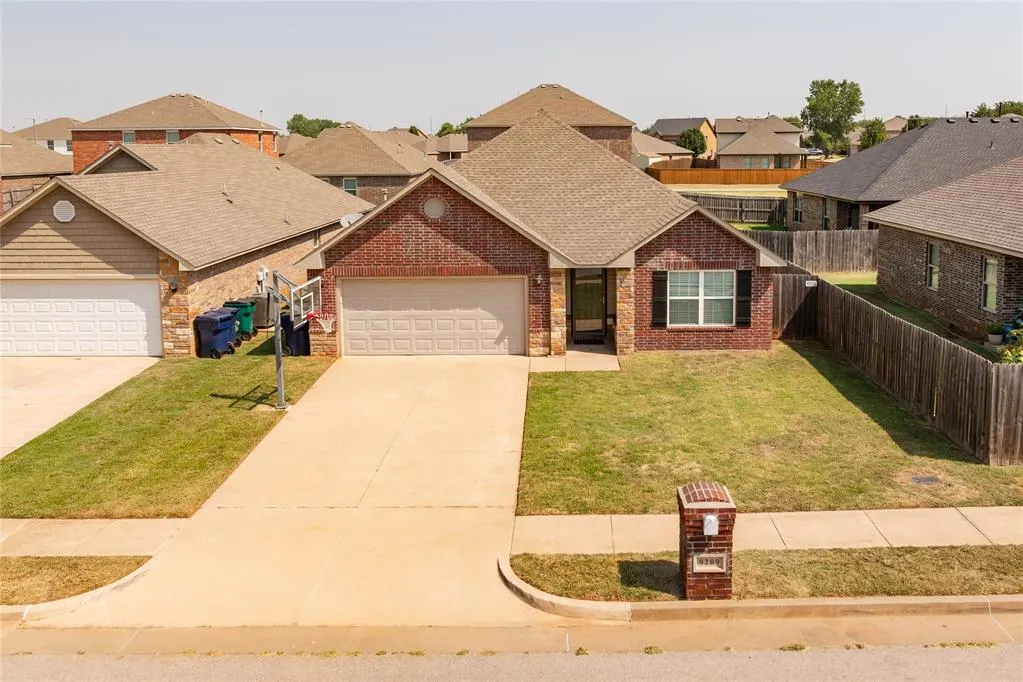 Photo 3 — 9209 NW 71st Street, Yukon, OK 73099