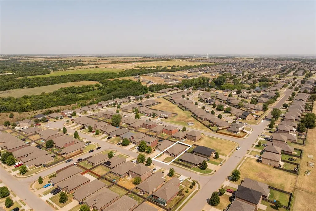 Photo 5 — 9209 NW 71st Street, Yukon, OK 73099