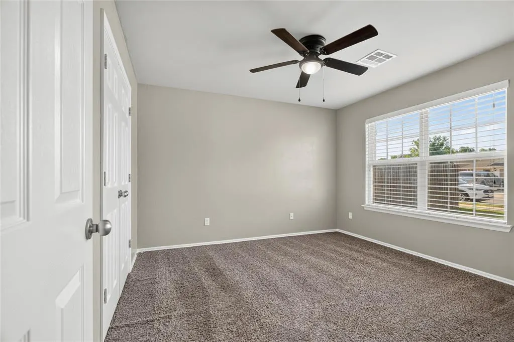 Photo 10 — 9209 NW 71st Street, Yukon, OK 73099