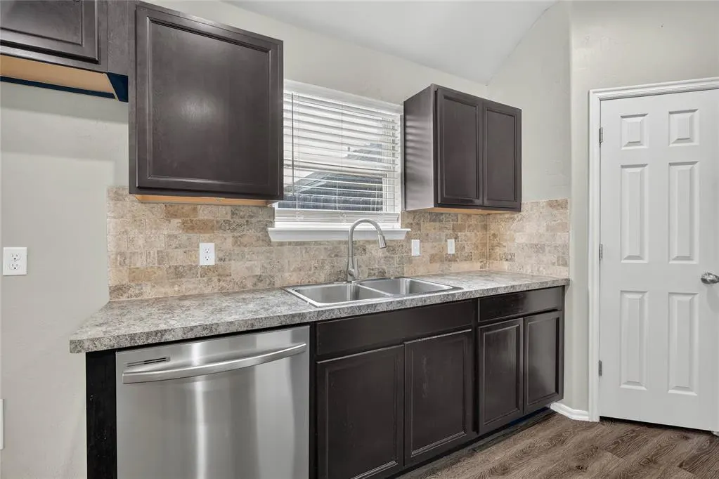 Photo 14 — 9209 NW 71st Street, Yukon, OK 73099