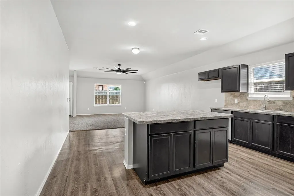 Photo 17 — 9209 NW 71st Street, Yukon, OK 73099