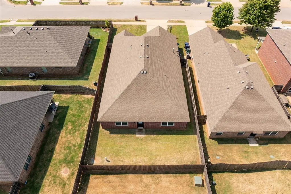Photo 35 — 9209 NW 71st Street, Yukon, OK 73099