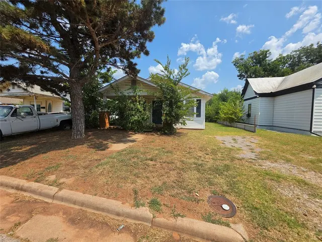 Photo 2 — 423 N Roosevelt Avenue, Shawnee, OK 74801