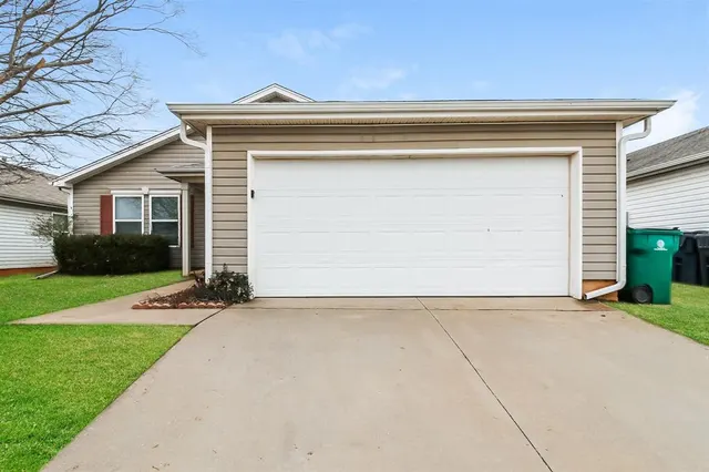 Front exterior — 14913 Madder Drive, Edmond, OK 73013