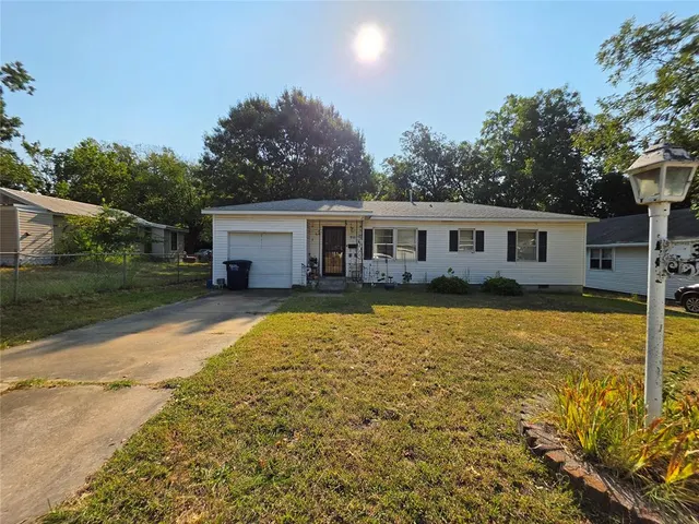 Front exterior — 311 N Roosevelt Avenue, Shawnee, OK 74801