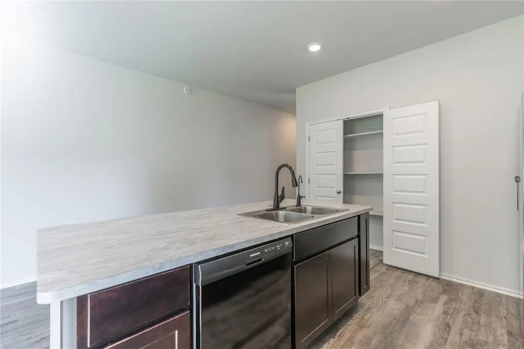 Photo 9 — 12104 SW 33rd Street, Yukon, OK 73099