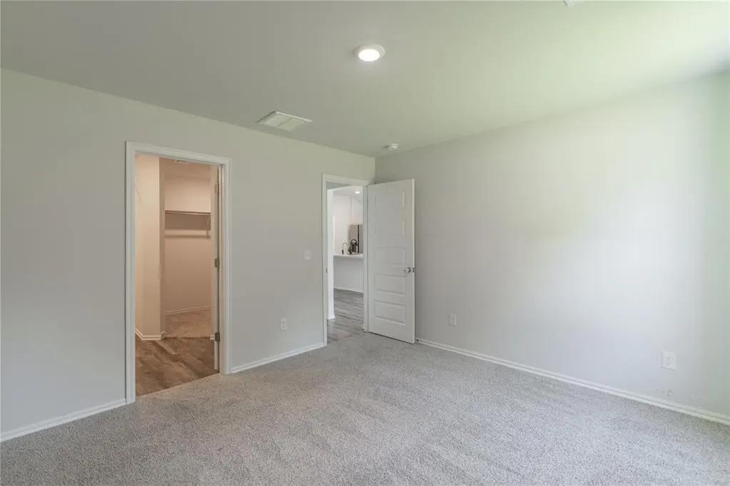 Photo 12 — 12104 SW 33rd Street, Yukon, OK 73099