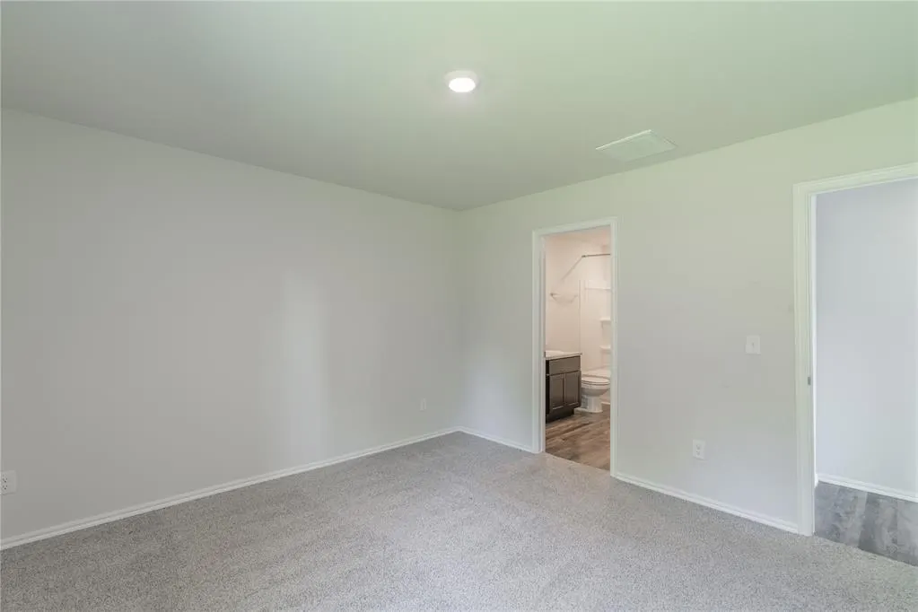 Photo 13 — 12104 SW 33rd Street, Yukon, OK 73099