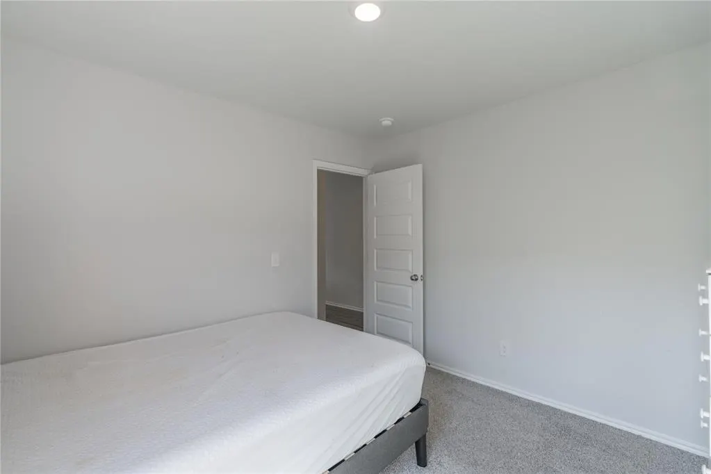 Photo 18 — 12104 SW 33rd Street, Yukon, OK 73099