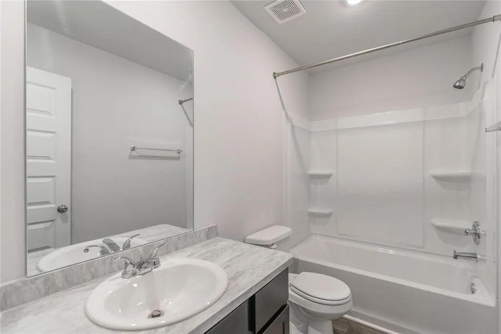 Photo 21 — 12104 SW 33rd Street, Yukon, OK 73099