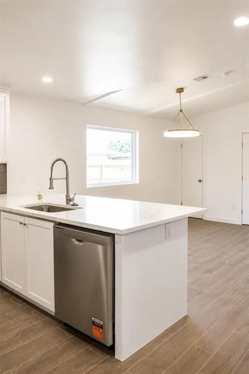 Photo 8 — 927 SW 2nd Street, Moore, OK 73160