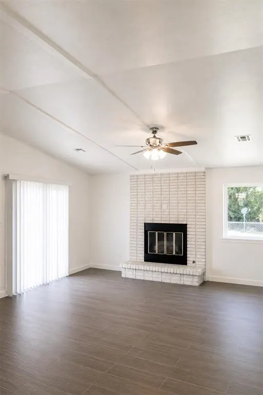 Photo 11 — 927 SW 2nd Street, Moore, OK 73160