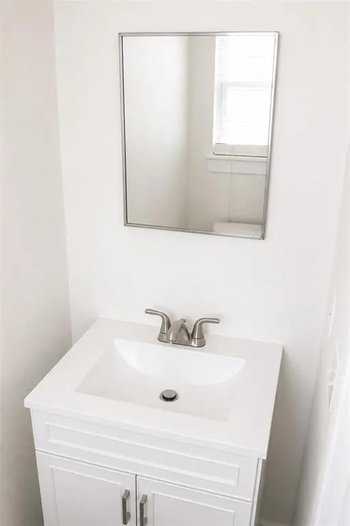 Photo 17 — 927 SW 2nd Street, Moore, OK 73160