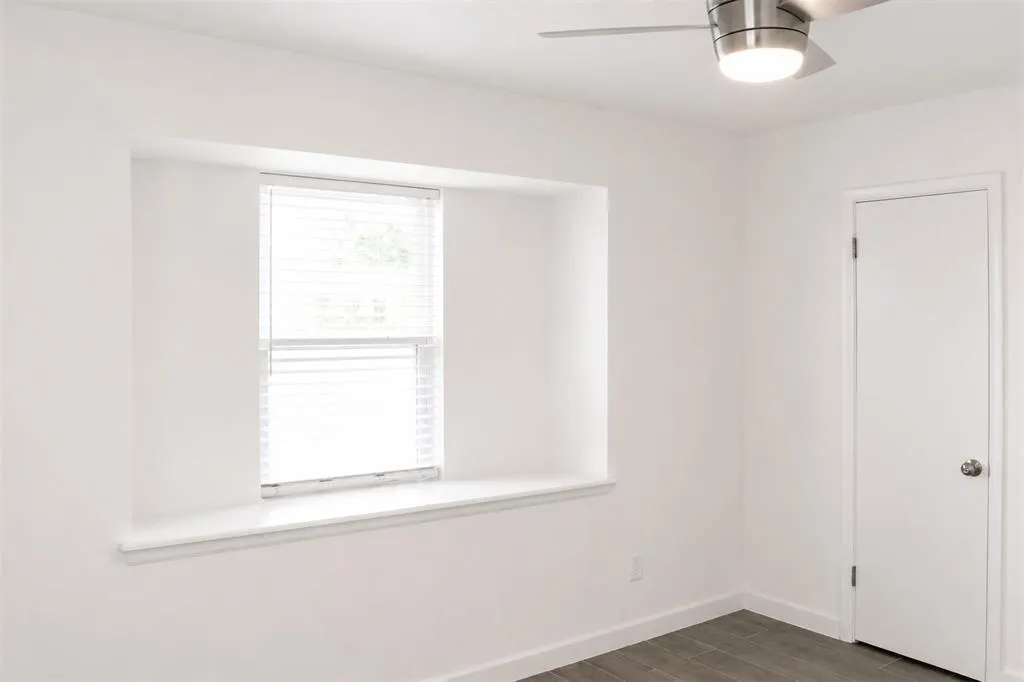 Photo 19 — 927 SW 2nd Street, Moore, OK 73160