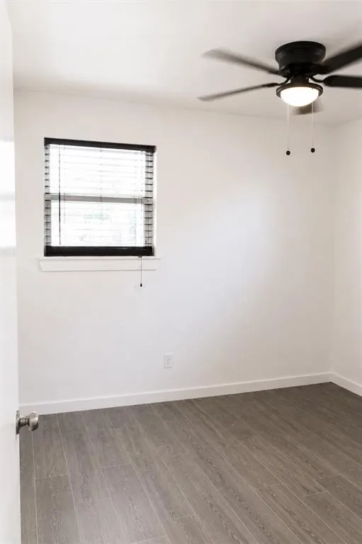 Photo 21 — 927 SW 2nd Street, Moore, OK 73160