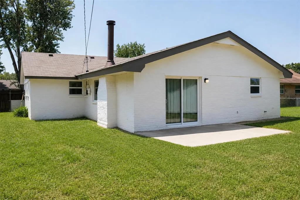 Photo 24 — 927 SW 2nd Street, Moore, OK 73160