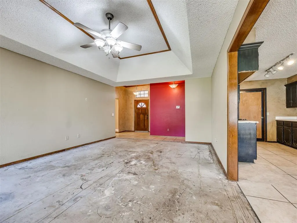 Photo 10 — 221 Cypress Drive, Oklahoma City, OK 73170