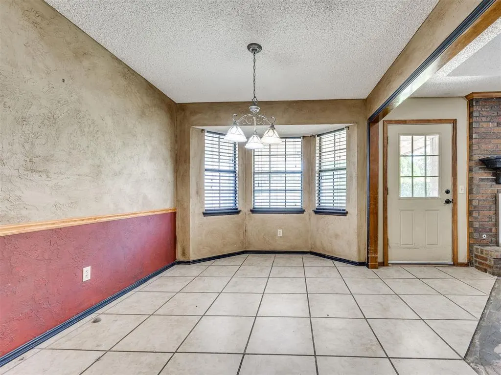 Photo 11 — 221 Cypress Drive, Oklahoma City, OK 73170