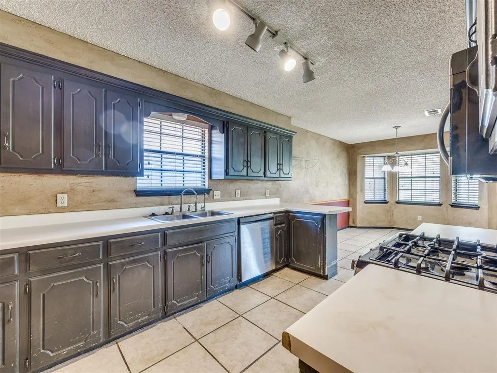 Photo 13 — 221 Cypress Drive, Oklahoma City, OK 73170