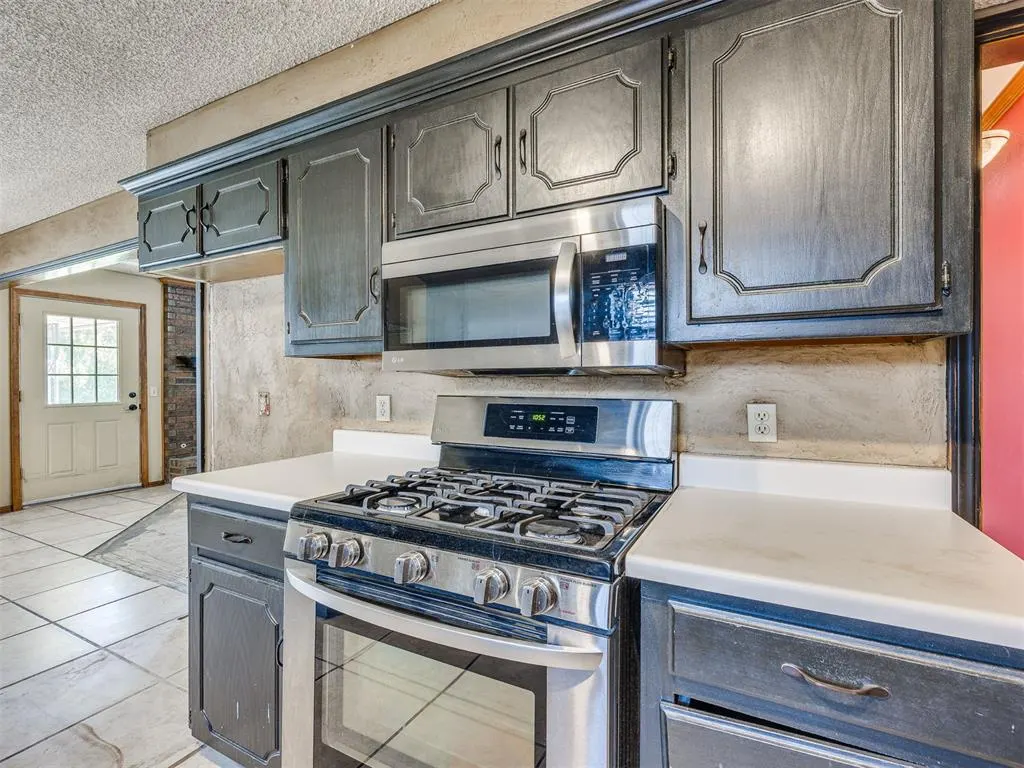 Photo 14 — 221 Cypress Drive, Oklahoma City, OK 73170